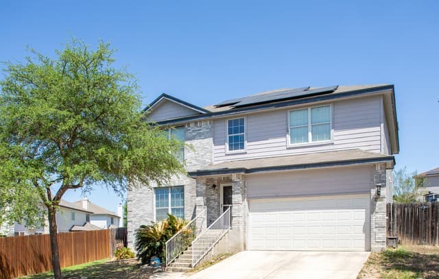 3-bedroom rental at 438 Leopard Claw in San Antonio TX