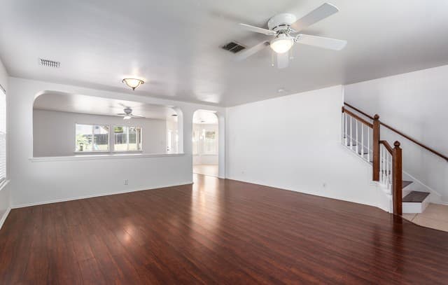 3-bedroom rental at 438 Leopard Claw in San Antonio, TX — photo 3