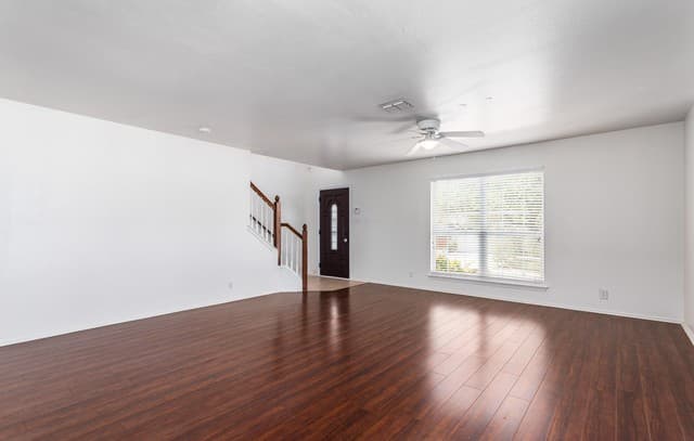 3-bedroom rental at 438 Leopard Claw in San Antonio, TX — photo 4