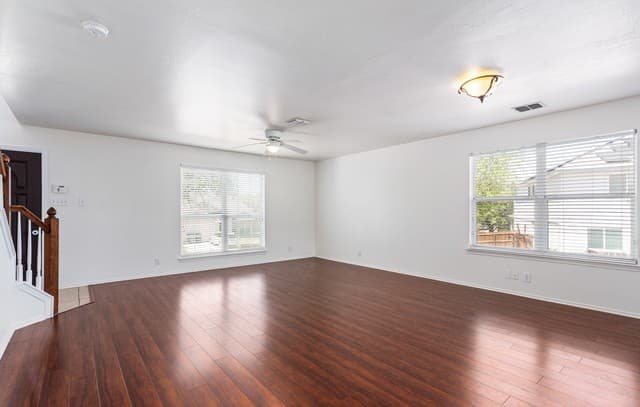 3-bedroom rental at 438 Leopard Claw in San Antonio, TX — photo 5