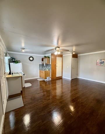 1-bedroom rental at 810 Haggin St. in San Antonio, TX — photo 3