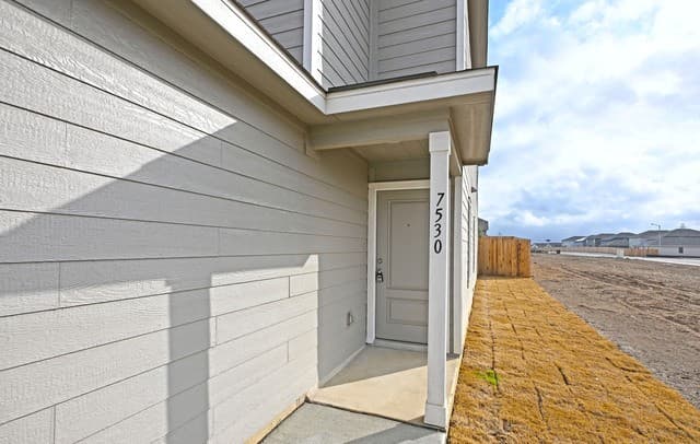 3-bedroom rental at 7530 India Star in San Antonio, TX — photo 2
