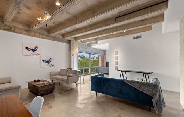 1-bedroom rental at 1115 S Alamo St Unit 2405 in San Antonio, TX — photo 4