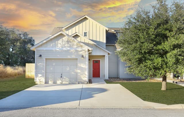 2-bedroom rental at 223 Circle Ct Unit 223 in Pleasanton TX
