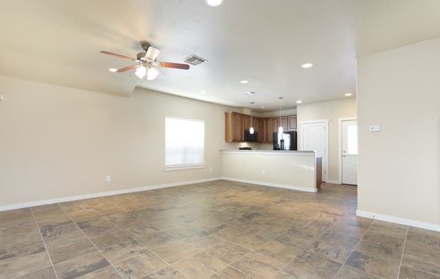 2-bedroom rental at 223 Circle Ct Unit 223 in Pleasanton, TX — photo 5