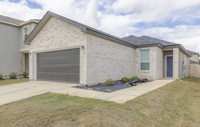 3-bedroom rental at 9507 Reinhartz in San Antonio TX
