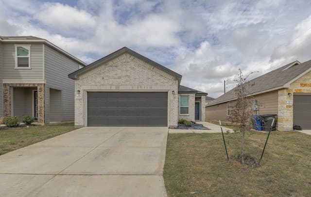3-bedroom rental at 9507 Reinhartz in San Antonio, TX — photo 2