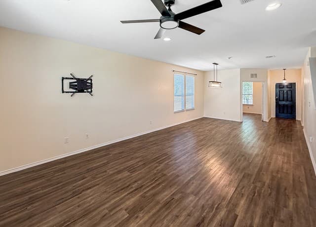 4-bedroom rental at 10535 Noble Cyn in San Antonio, TX — photo 5