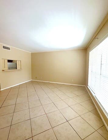1-bedroom rental at 8401 N New Braunfels Ave Unit 245 in San Antonio, TX — photo 3