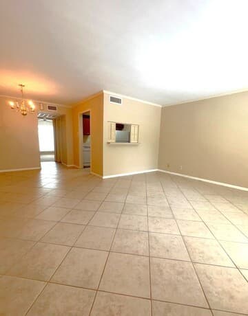 1-bedroom rental at 8401 N New Braunfels Ave Unit 245 in San Antonio, TX — photo 4
