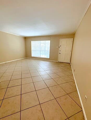 1-bedroom rental at 8401 N New Braunfels Ave Unit 245 in San Antonio, TX — photo 5