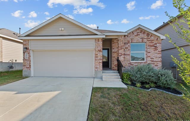 3-bedroom rental at 4419 Revetment Way in San Antonio, TX — photo 2