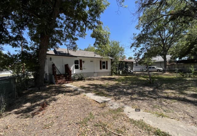 3-bedroom rental at 146 Isabel in San Antonio, TX — photo 5