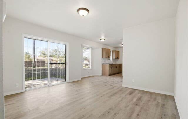 3-bedroom rental at 4606 Hollyspring Drive in San Antonio, TX — photo 5