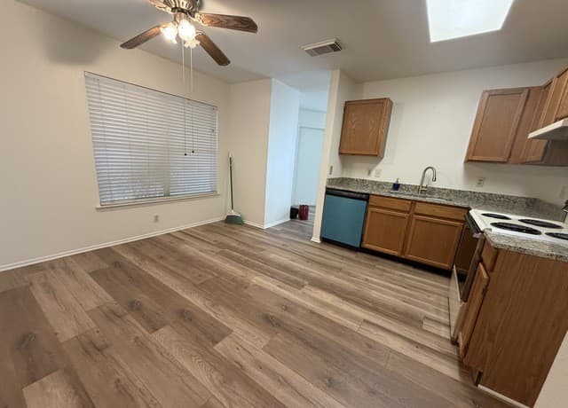 3-bedroom rental at 7643 Chatsworth in San Antonio, TX — photo 4