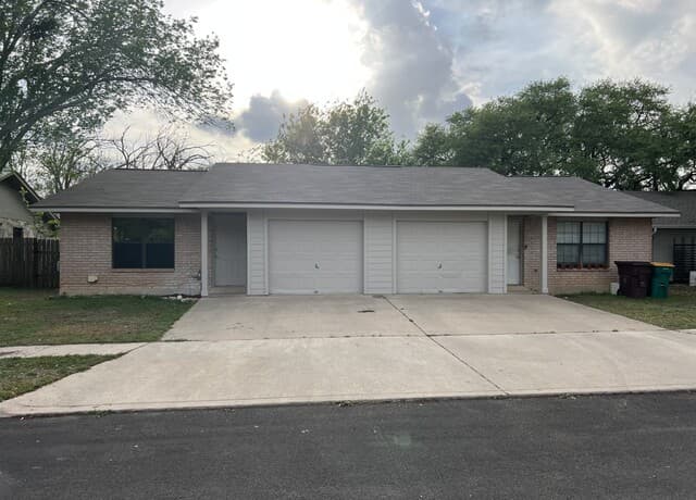 2-bedroom rental at 181 Bluebonnet Cir in Boerne TX