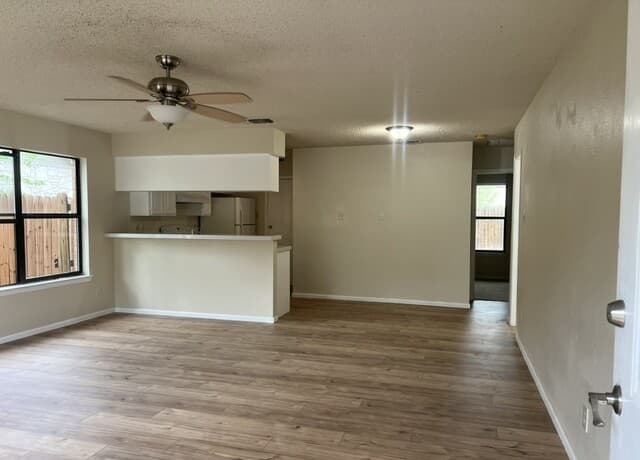 2-bedroom rental at 181 Bluebonnet Cir in Boerne, TX — photo 3