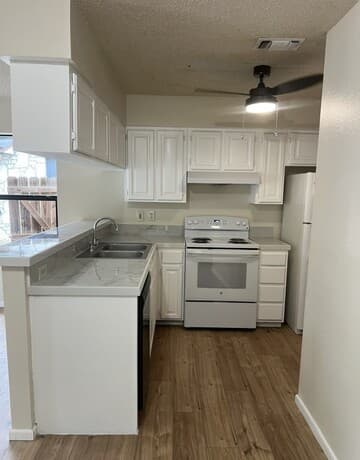 2-bedroom rental at 181 Bluebonnet Cir in Boerne, TX — photo 4