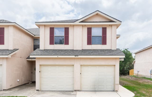 3-bedroom rental at 10711 Mathom Landing Unit 4 in Universal City TX