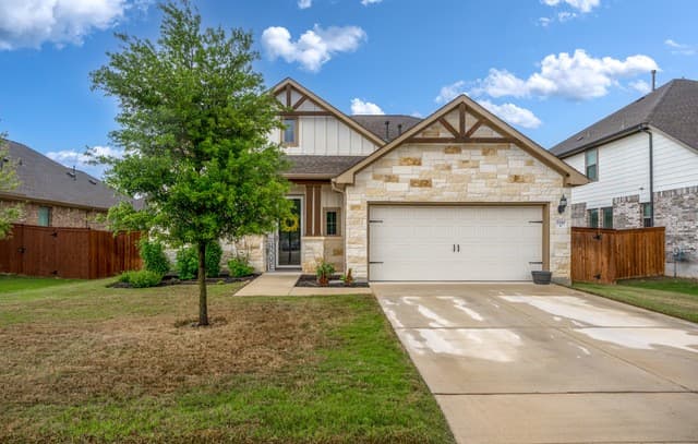 4-bedroom rental at 2040 Market in Schertz, TX — photo 2
