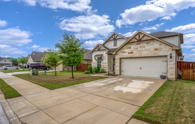 4-bedroom rental at 2040 Market in Schertz, TX — photo 4