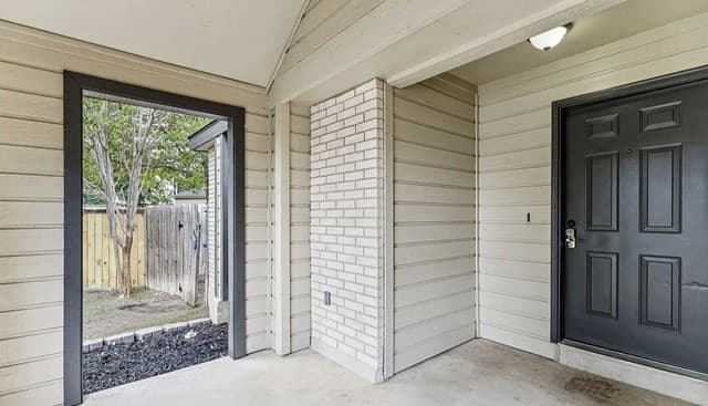 3-bedroom rental at 7708 Brunning in Live Oak, TX — photo 2