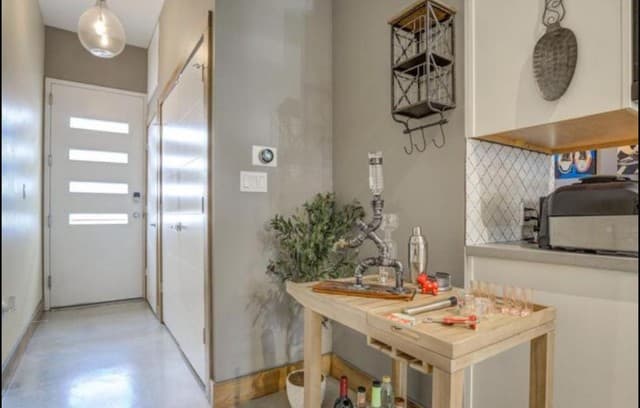 2-bedroom rental at 1542 N Alamo Unit UNIT 203 in San Antonio TX