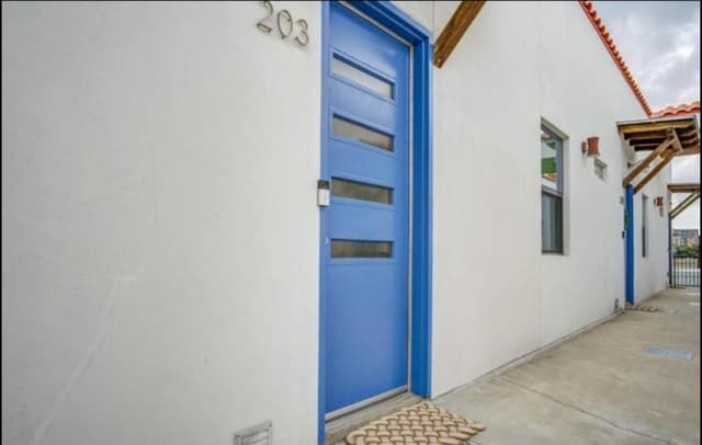 2-bedroom rental at 1542 N Alamo Unit UNIT 203 in San Antonio, TX — photo 2