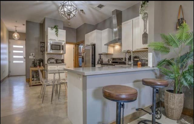 2-bedroom rental at 1542 N Alamo Unit UNIT 203 in San Antonio, TX — photo 3