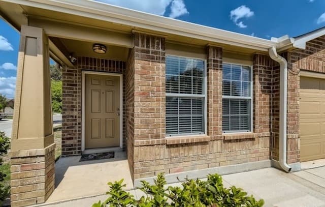 3-bedroom rental at 803 Western Star in San Antonio, TX — photo 2