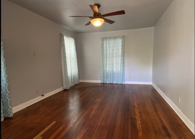 3-bedroom rental at 1130 Sims Ave in San Antonio, TX — photo 3