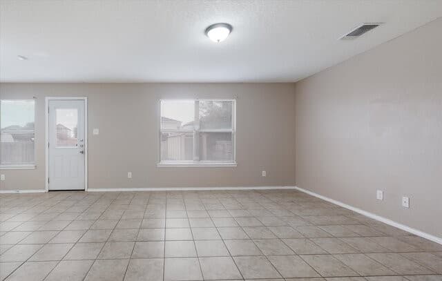 4-bedroom rental at 6634 Poseidon Way in Converse, TX — photo 2