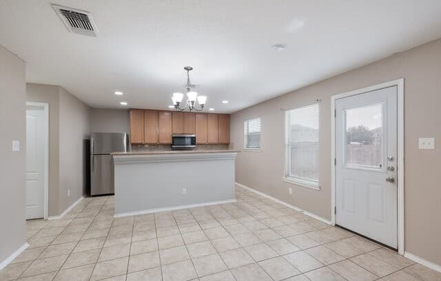 4-bedroom rental at 6634 Poseidon Way in Converse, TX — photo 5