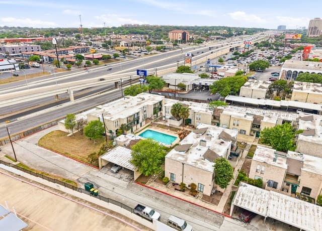2-bedroom rental at 9915 Powhatan Unit J3 in San Antonio TX
