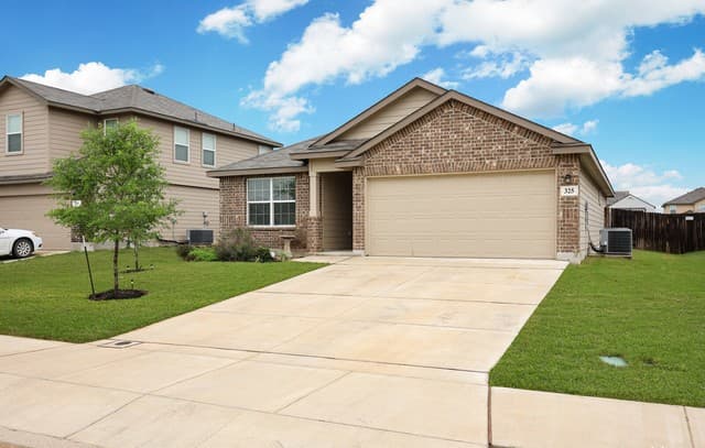 3-bedroom rental at 325 Colbert Ferry in Cibolo, TX — photo 2