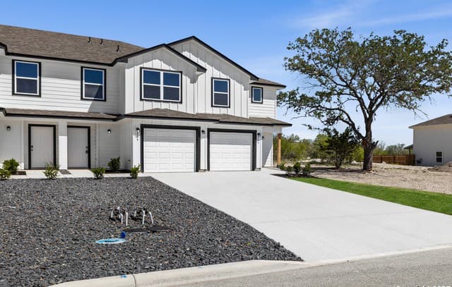 3-bedroom rental at 219 Bonnie Bend in San Antonio, TX — photo 3