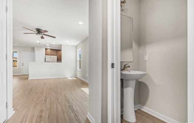 3-bedroom rental at 219 Bonnie Bend in San Antonio, TX — photo 5