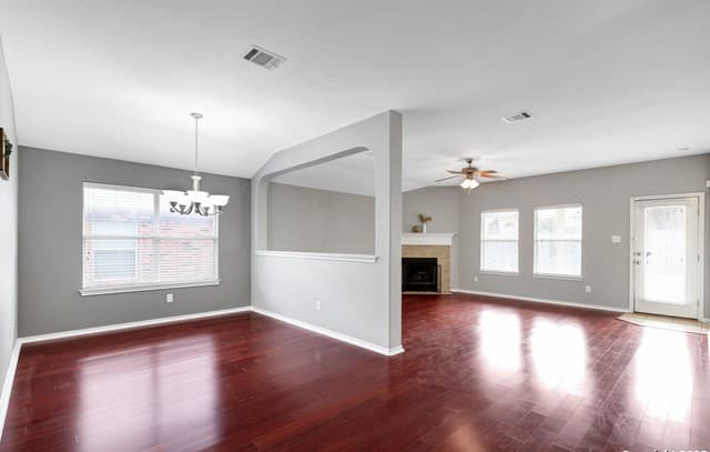 3-bedroom rental at 12718 Point Canyon in San Antonio, TX — photo 3