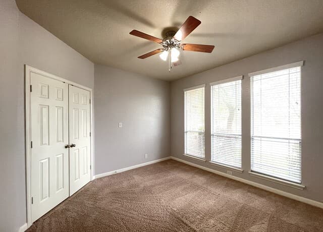 4-bedroom rental at 6202 Diego Ln in San Antonio, TX — photo 2