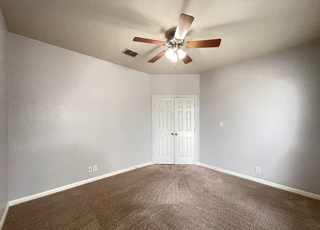 4-bedroom rental at 6202 Diego Ln in San Antonio, TX — photo 3