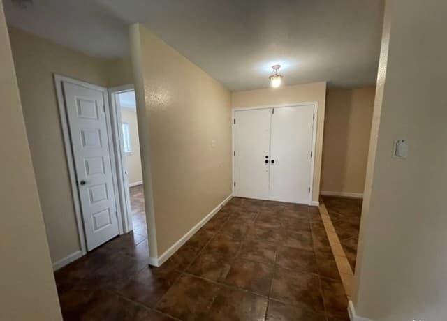3-bedroom rental at 838 Saddlebrook Dr in San Antonio, TX — photo 4