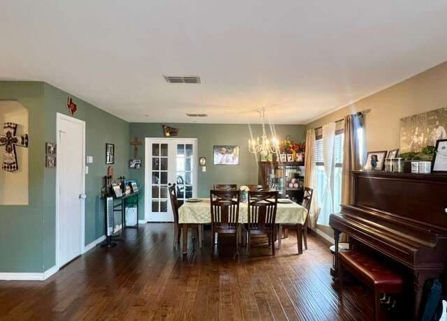 4-bedroom rental at 16406 Clydesdale in Selma, TX — photo 3