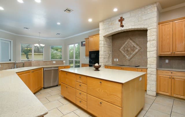 4-bedroom rental at 26807 Interstate 10 W Unit 3 in Boerne, TX — photo 3