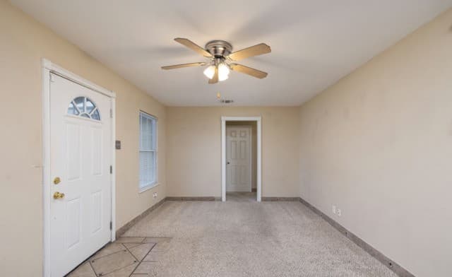 3-bedroom rental at 430 Demya Dr in San Antonio, TX — photo 4