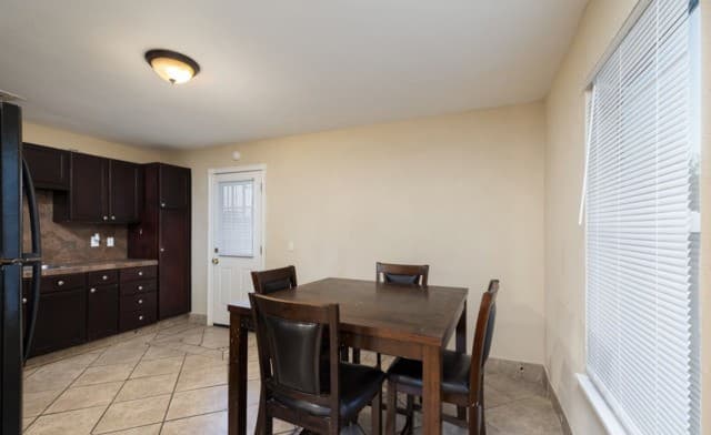 3-bedroom rental at 430 Demya Dr in San Antonio, TX — photo 5