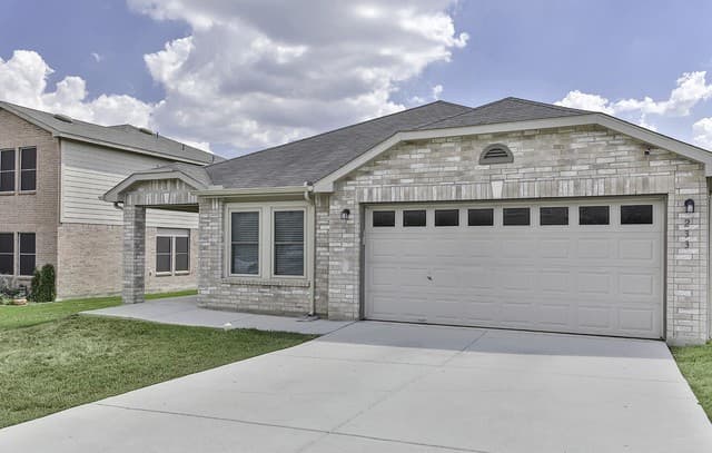 3-bedroom rental at 233 N Willow Way in Cibolo, TX — photo 2