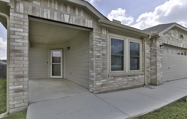 3-bedroom rental at 233 N Willow Way in Cibolo, TX — photo 3