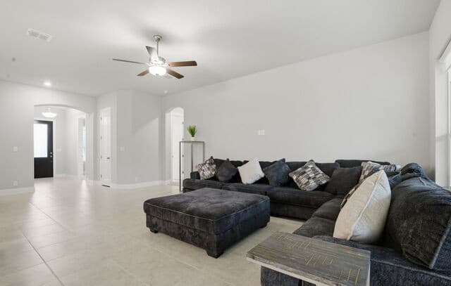 4-bedroom rental at 24710 Faraday in San Antonio, TX — photo 5