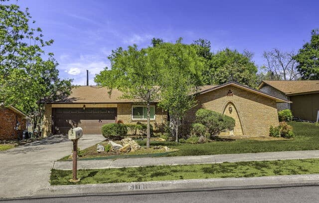 3-bedroom rental at 6118 Forest View St in San Antonio TX