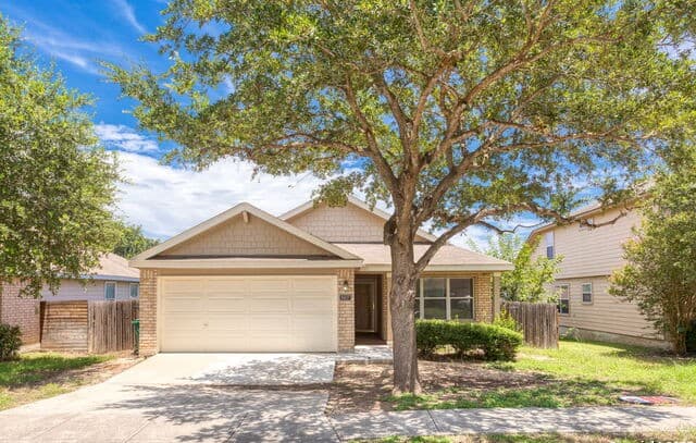 4-bedroom rental at 8607 Cheyenne Blf in Converse TX